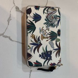 Tory Burch floral wallet 6.5 x 4inch zipper wallet
